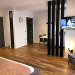 Skanderbeg Square Center Apartment *