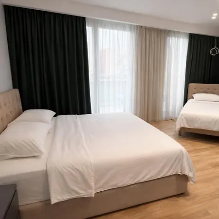 Skanderbeg Square Center *