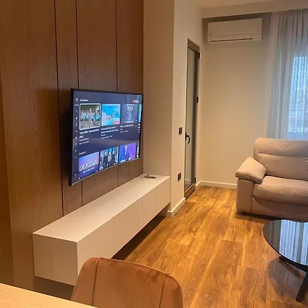 Skanderbeg Square Center Apartmán *