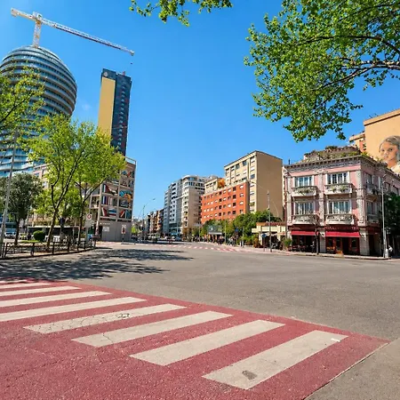 Skanderbeg Square Center * تيرانا