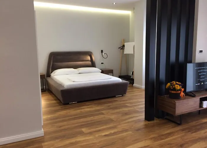 Skanderbeg Square Center Apartamento *