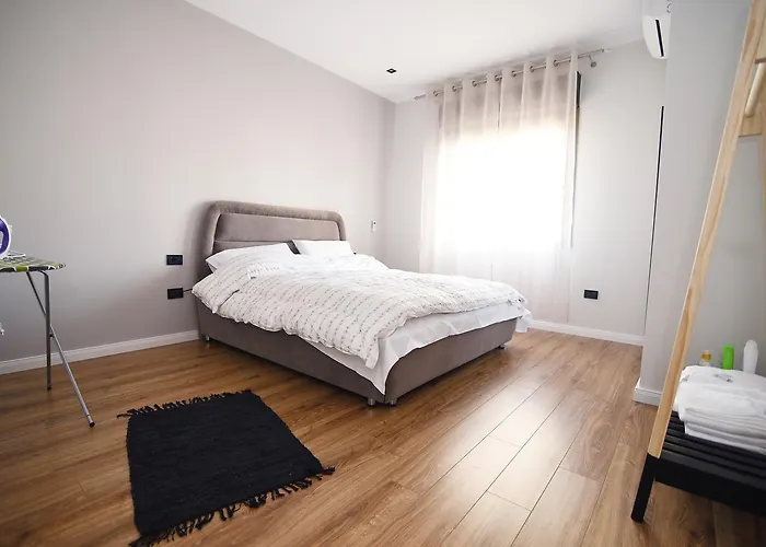 Apartmán Skanderbeg Square Center *