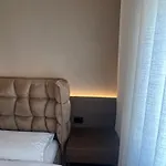 Skanderbeg Square Center Apartamento *