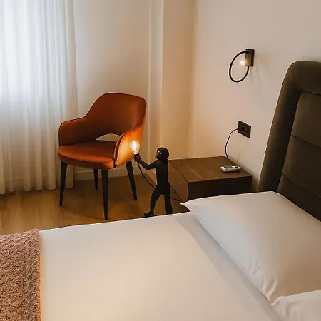 Skanderbeg Square Center Apartamento *