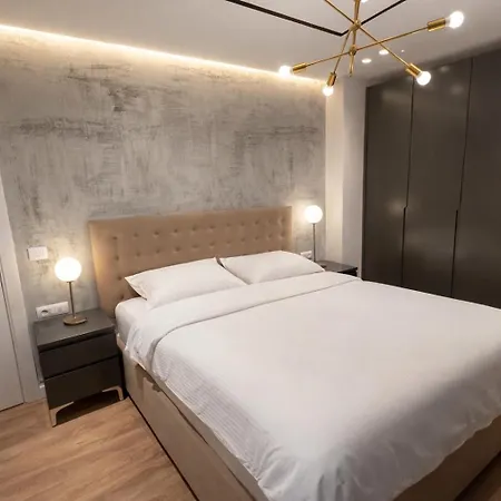 Skanderbeg Square Center Apartmán