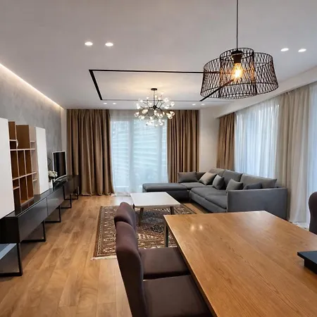 Skanderbeg Square Center Апартаменты