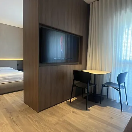 Skanderbeg Square Center *