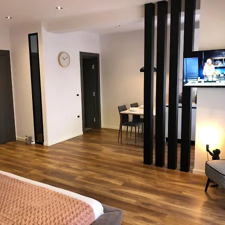 Skanderbeg Square Center Apartamento *