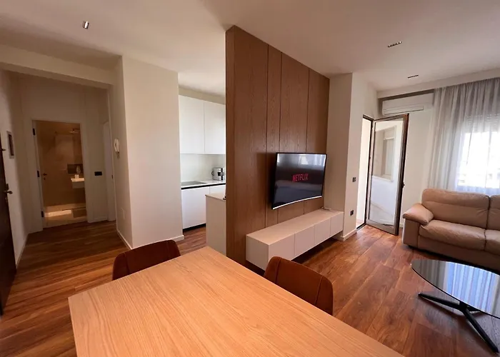 Skanderbeg Square Center ティラナ