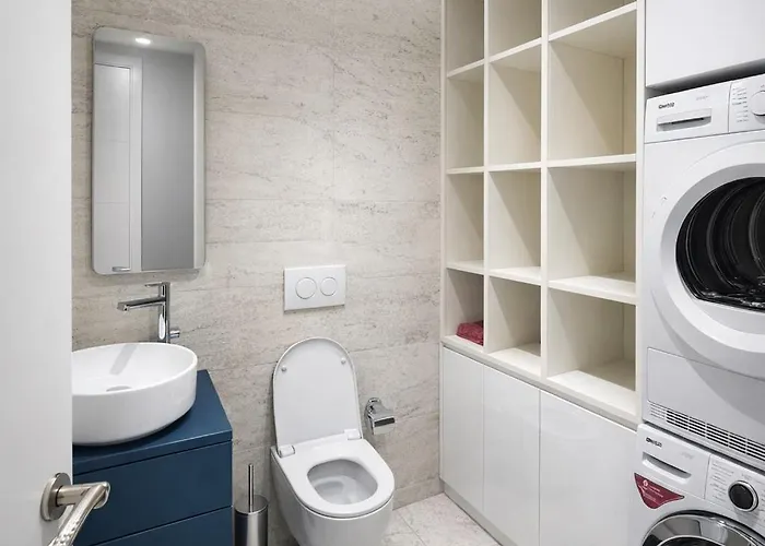 Skanderbeg Square Center *