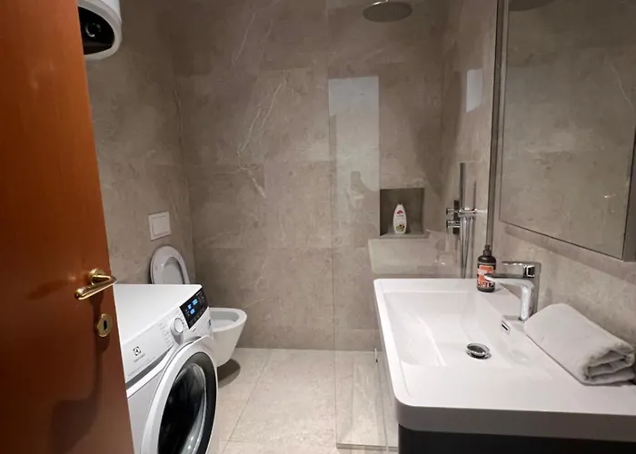 Skanderbeg Square Center